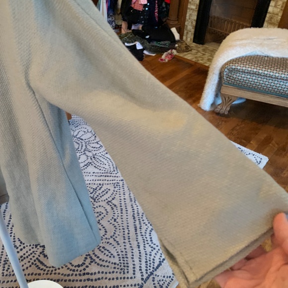 Eileen Fusher 70 percent linen 30 percent cotton swing jacket. With pockets. - Picture 2 of 4